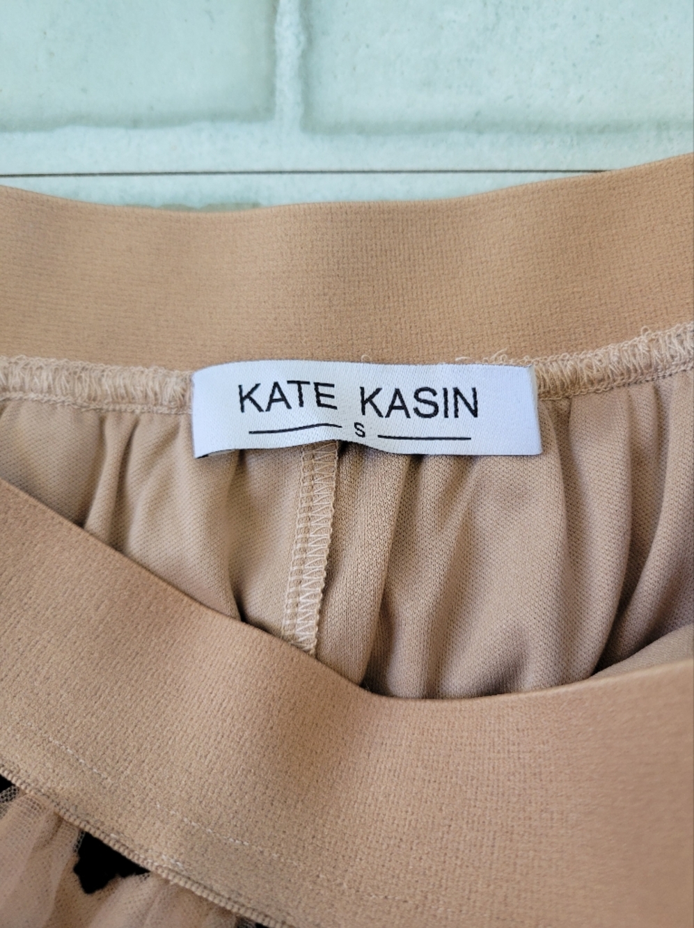 Kate Kasin Floral Tulle Midi Skirt in Beige with Black Appliqué Size Small - Picture 6 of 9